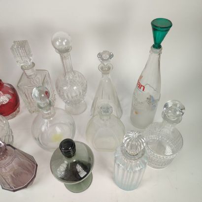 Set of crystal decanters including 2 SAINT...