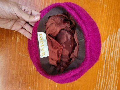 Set of two CARVEN bonnets 
(accident)
Another...