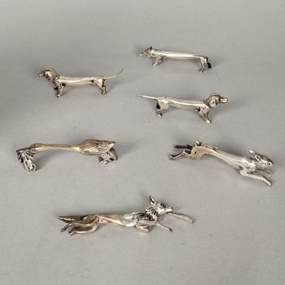 Set of six silver-plated animal knife holders
Length:...