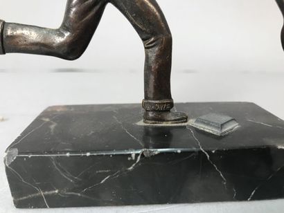 Lot :
- glazed terracotta tennis player
-...