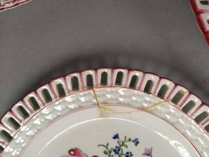 LUNEVILLE
Set of 1 large and 12 small pl...