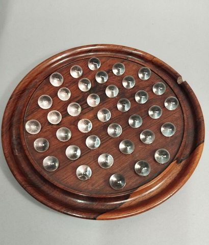 Cavagnole game
A veneered box with three...