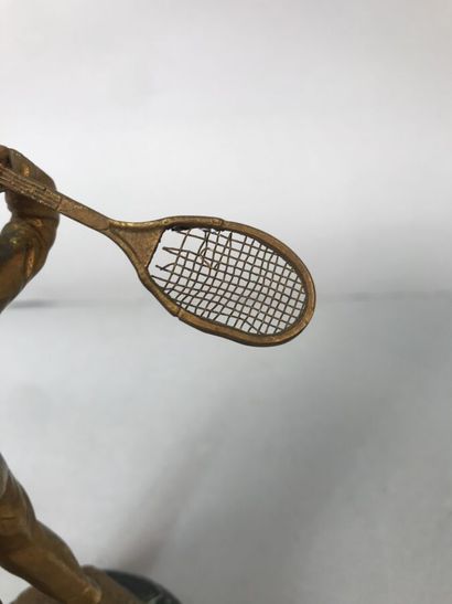 Lot :
- glazed terracotta tennis player
-...