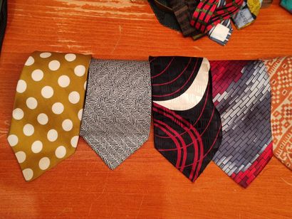 LANVIN
Set of eight wide ties