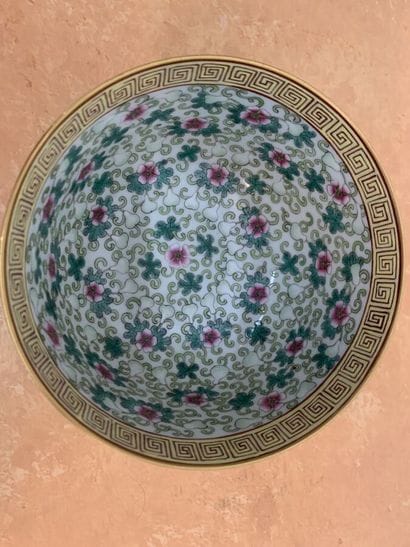 CHINA, 20th century
Polychrome porcelain...