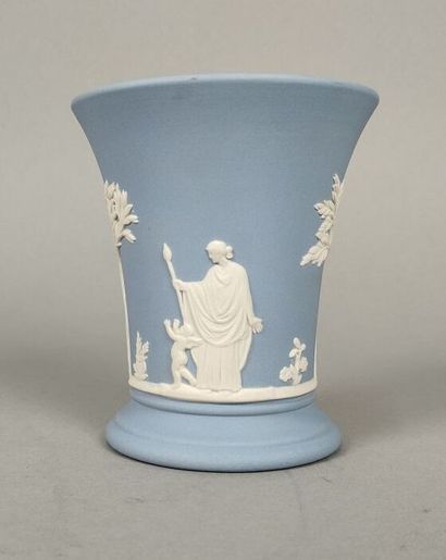 WEDGWOOD
Small cookie vase with antique decoration
Mark...