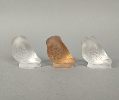 LALIQUE FRANCE
Set of three owl figurines...