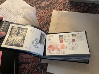23 Binders + 2 Boxes
France + 1er Jours :...