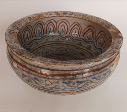 Orient
Siliceous ceramic bowl 
Height 13;...
