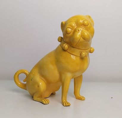 CHINA
Yellow glazed ceramic figurine of a...