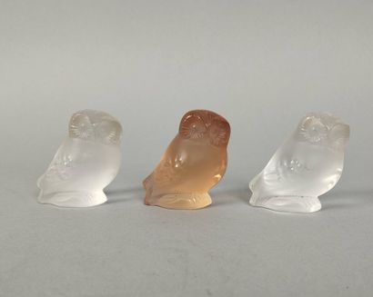 LALIQUE FRANCE
Set of three owl figurines...