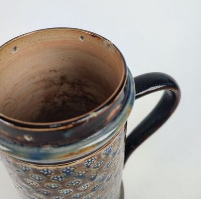 DOULTON LAMBETH
Enameled stoneware mug
Marks...