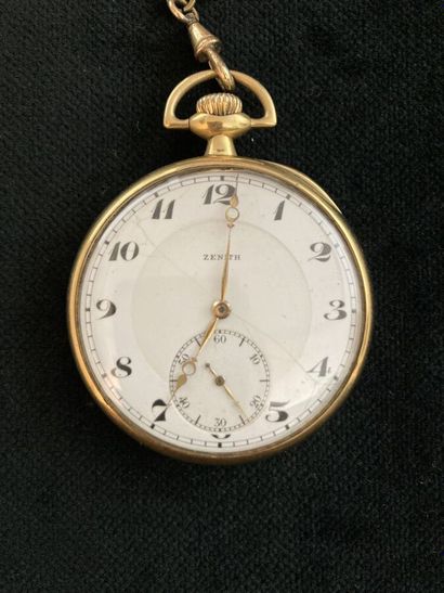 Pocket watch in yellow gold, metal chain
Gross...