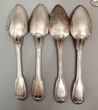 Mismatched flatware in silver-plated metal...