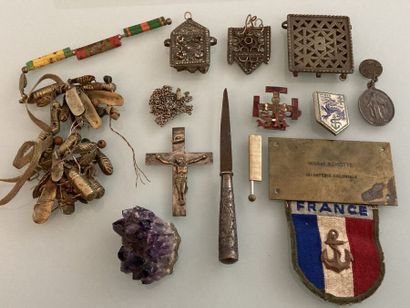 Lot of military memorabilia of a colonial...