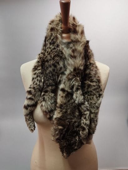 Lot of fur including two muffs, chokers,...
