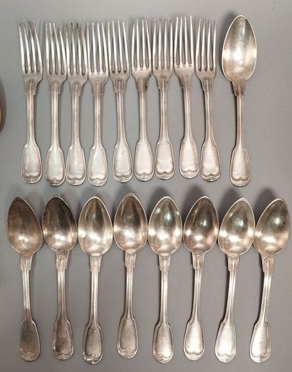 Mismatched flatware in silver-plated metal...