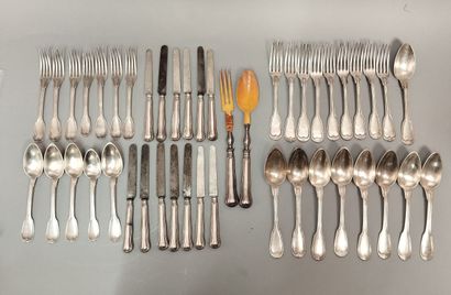 Mismatched flatware in silver-plated metal...