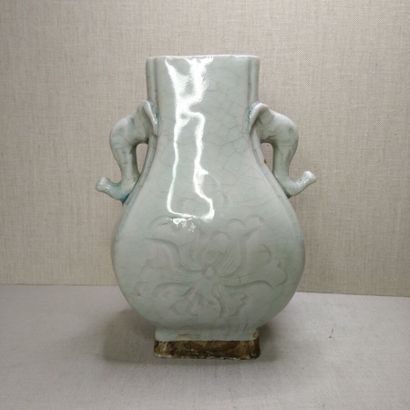 CHINA
Three hu vases in cracked and flamed...