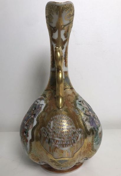 JAPAN
Satsuma earthenware vase with full...