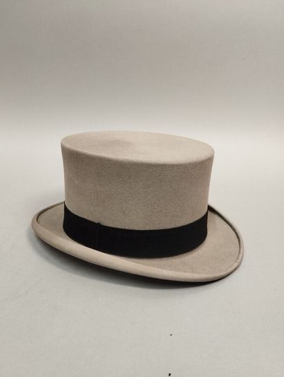 BERTEIL
Grey top hat