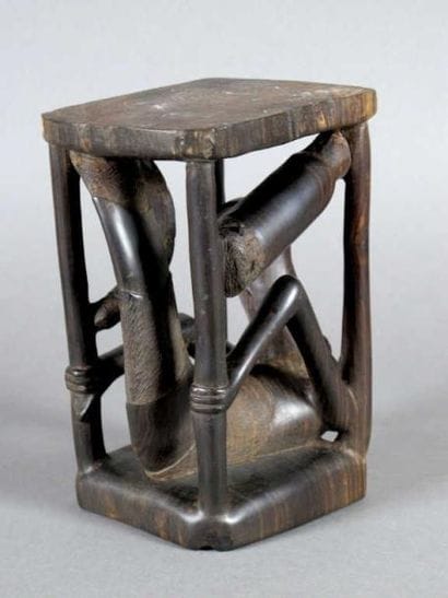 Bois sculpté, personnage africains stylisés...
