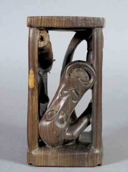 Bois sculpté, personnage africains stylisés...