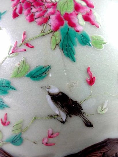 CHINE
Vase de forme balustre en porcelaine,...