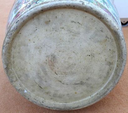CHINE
Importante potiche en porcelaine, à...