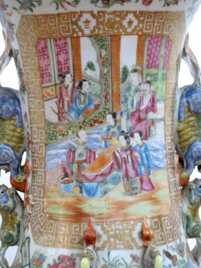 CHINE
Importante potiche en porcelaine, à...