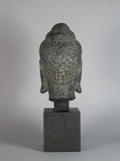 CHINE
Tête de bouddha en basalte noir, les...