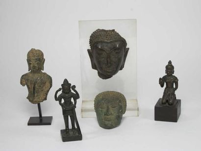 THAÏLANDE
Ensemble comprenant: deux masques...