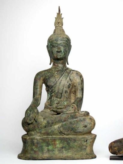 LAOS
Statuette de bouddha en bronze à patine...