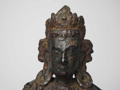 NEPAL
Statuette de bouddha en bois laqué,...