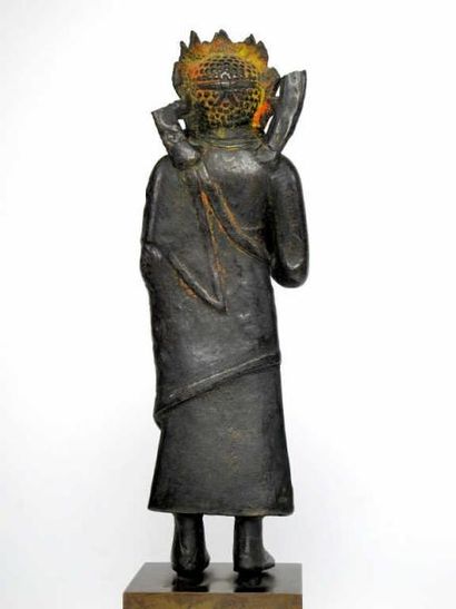 TIBET
Statuette de Guanyin debout en bronze...