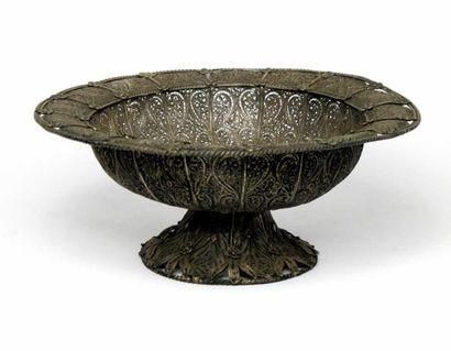 Coupe sur piédouche ajourée en argent. Haut.:...