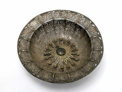 Coupe sur piédouche ajourée en argent. Haut.:...