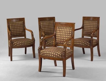 Suite de quatre fauteuils en acajou et placage...