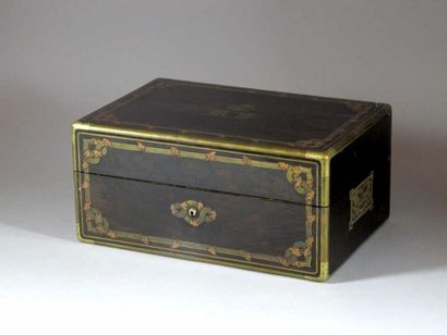 Coffret nécessaire de toilette en cristal...