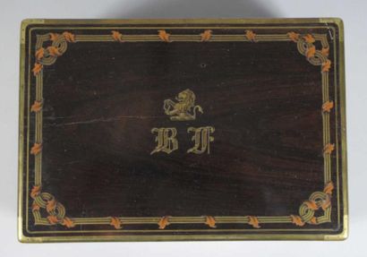 Coffret nécessaire de toilette en cristal...