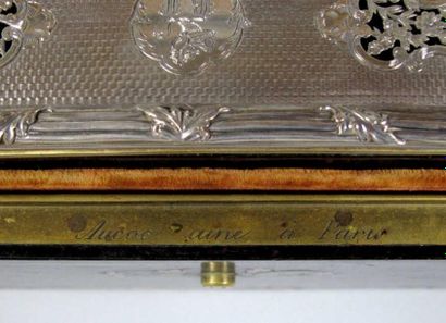 Coffret nécessaire de toilette en cristal...