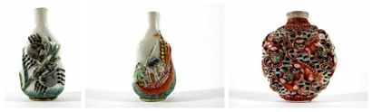 CHINE
Deux flacons tabatières en porcelaine...