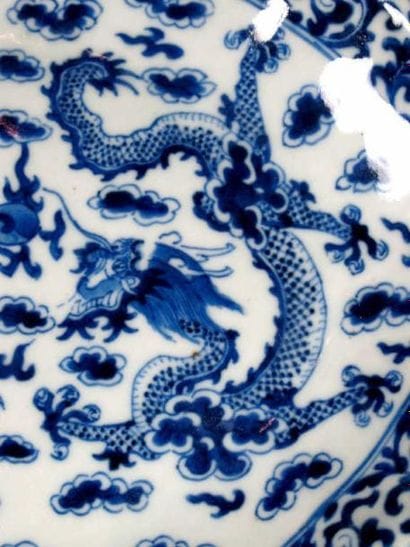 CHINE
Coupe polylobée en porcelaine décorée...