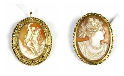 Lot comprenant: - Une broche pouvant former...