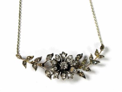 Collier articulé en or gris 18K, retenant...