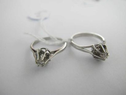 Lot de deux bagues en or gris 18K, chacune...