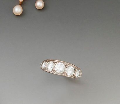Bague en or gris 18K et platine, sertie d'une...