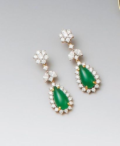 Paire de boucles d'oreille en or jaune 18K,...