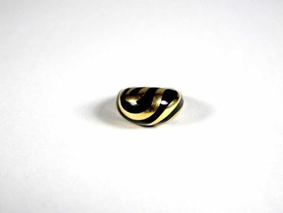 Bague boule en or jaune 18K, ornée de lignes...