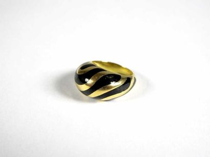 Bague boule en or jaune 18K, ornée de lignes...
